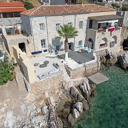 Holiday home Takis House *