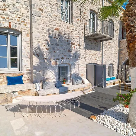 Takis House Holiday home Limeni
