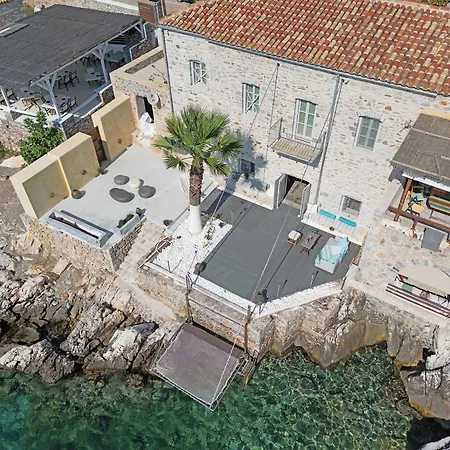 Takis House Tatil Evi