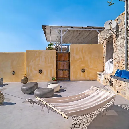 Holiday home Takis House